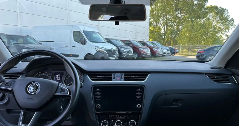 Skoda Octavia cena 39000 przebieg: 286925, rok produkcji 2019 z Sulejówek małe 137